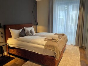 2 chambres, fer et planche à repasser, Wi-Fi gratuit, draps fournis
