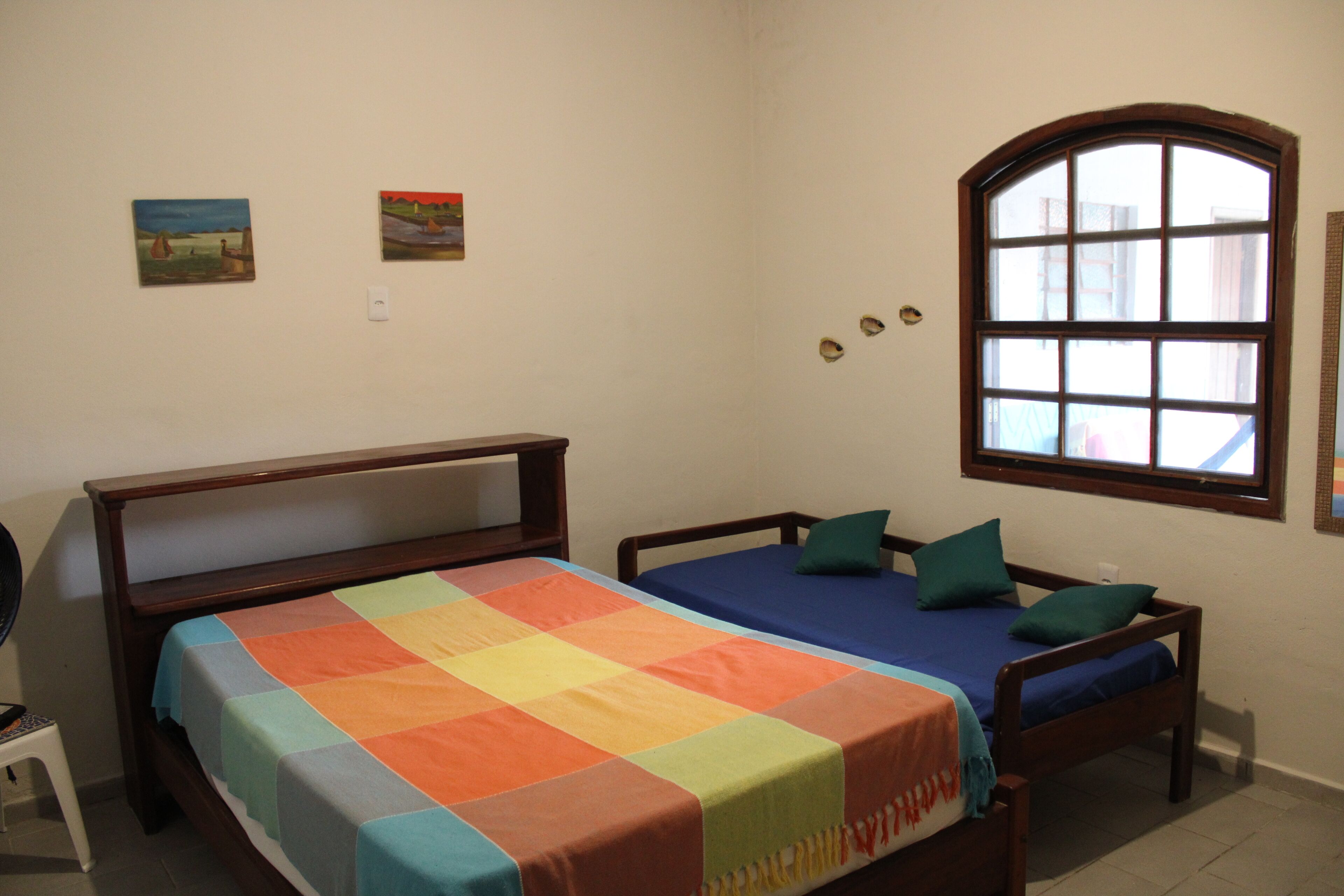 6 quartos, Wi-Fi de cortesia, acesso para cadeiras de rodas