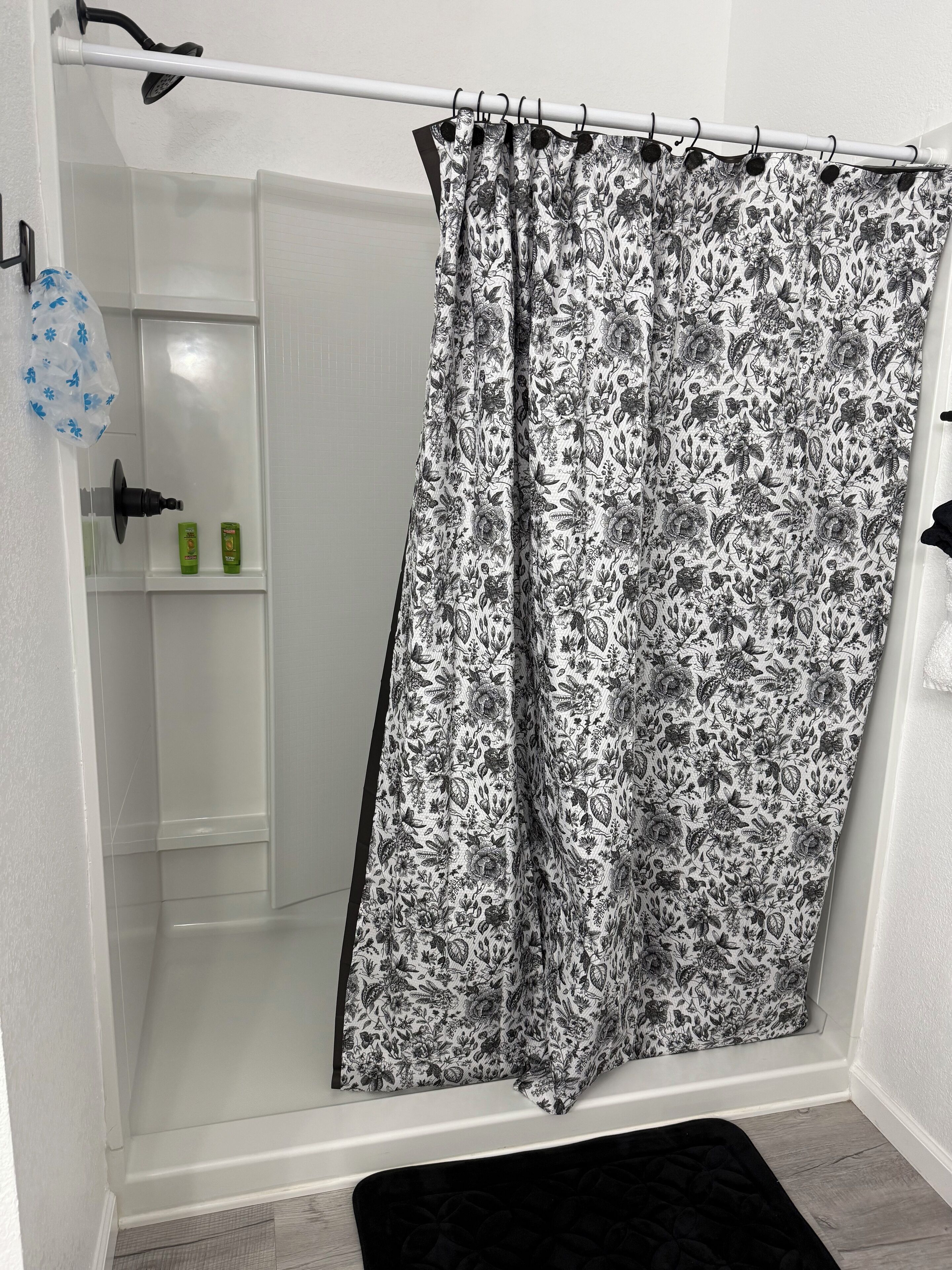 Articles de toilette écologiques, sèche-cheveux, serviettes fournies