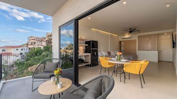 Studio Suite, 2 Queen Beds, City View | Balcony