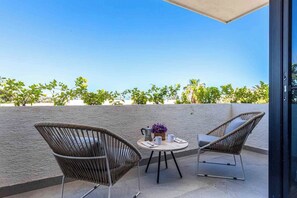 Suite monolocale, 2 letti queen, vista città | Vista città