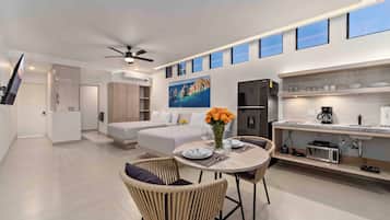 Studio Suite, 2 Queen Beds, City View