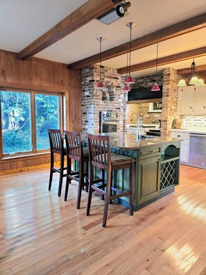 Fridge, microwave, oven, stovetop - Lake Eustis Waterfront Sunset House 3/2 Amazing Views! (Eustis)