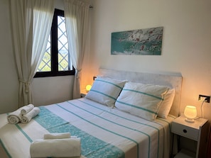 2 bedrooms, iron/ironing board, WiFi, bed sheets - DOMO on NEULACHE Country villa consisting of two apts. 5 minutes from the sea (Sardegna)