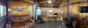 Fernseher, Kamin, DVD-Player, Tischfußball