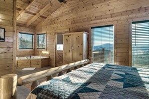 4 bedrooms, iron/ironing board, WiFi, bed sheets - Picturesque Mountain Escape Pet Friendly Sleeps 12 (Sevierville)