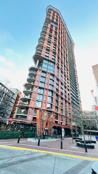 Ocean and Mountain View Condo • Downtown Vancouver
