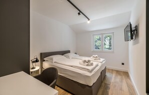 1 bedroom, free WiFi - Cozy apartment in Potomje with lake view (Potomje)