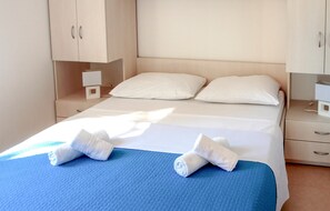 1 bedroom, free WiFi - Beach front apartment in Klek with WiFi (Klek)
