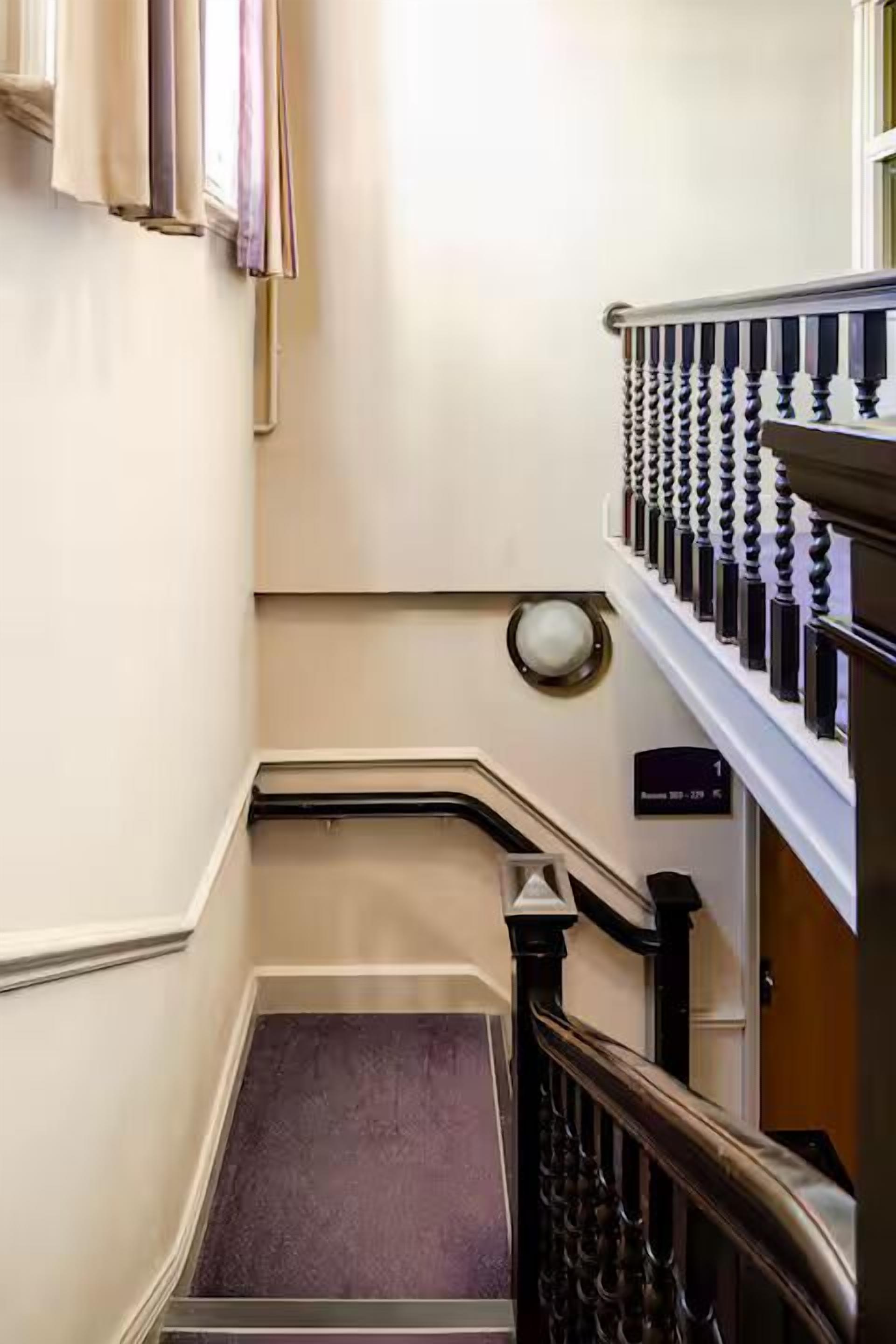 Rampes dans les escaliers