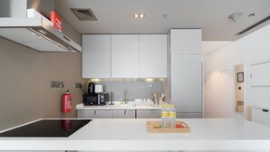 Unclassified image, 5 of 18, button - Stayshort - Chic 1 Bedroom Haven Perfect for 2 Dubai Marina (Dubai)