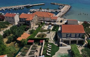 Exterior - Amazing home in Dobropoljana (Dobropoljana)
