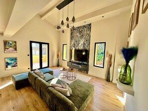 Smart TV, table football, ping pong, stereo - 🔥 NEW FOR RENT - Premium Villa with Pool & Games - 10 pers (Fréjus)