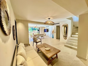 Smart TV, table football, ping pong, stereo - 🔥 NEW FOR RENT - Premium Villa with Pool & Games - 10 pers (Fréjus)