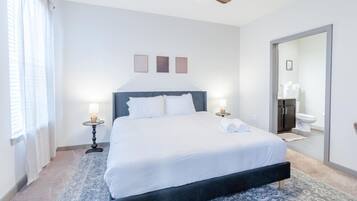 2 bedrooms, desk, iron/ironing board, WiFi