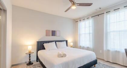 Bright, Cozy 3BD Apt w/ Pool + Gym