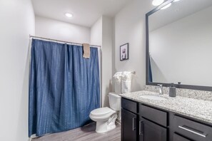 Hair dryer - Bright, Cozy 3BD Apt w/ Pool + Gym (Matthews)