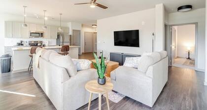Bright, Cozy 3BD Apt in Heart of Matthews