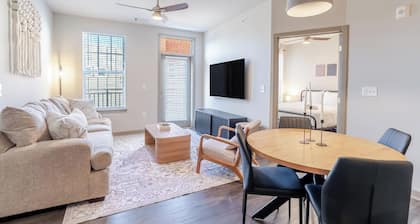 Super Central 1BD Worker`s Paradise