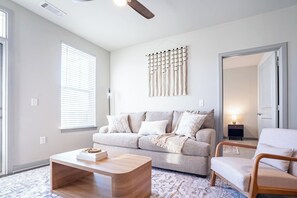 Televisión, chimenea