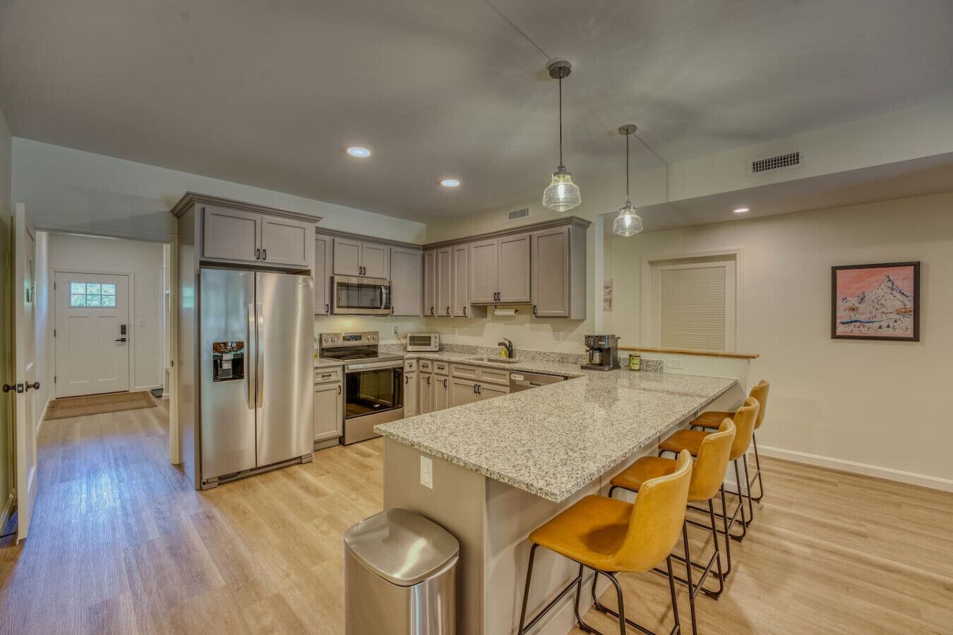 冰箱、微波炉、烤箱、炉灶