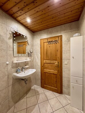 Hair dryer - Binzer Waldhof - Igelhaus (Binz)