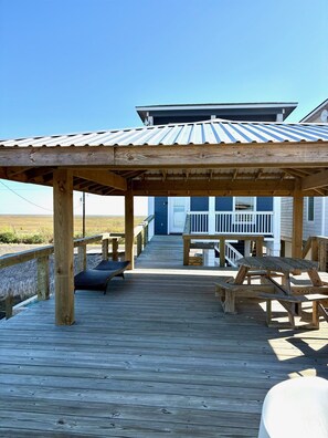 Outdoor dining - A real Catch, lighted fishing pier, swimming pool (Matagorda)