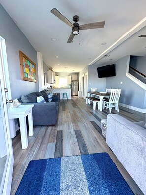 Smart TV - A real Catch, lighted fishing pier, swimming pool (Matagorda)