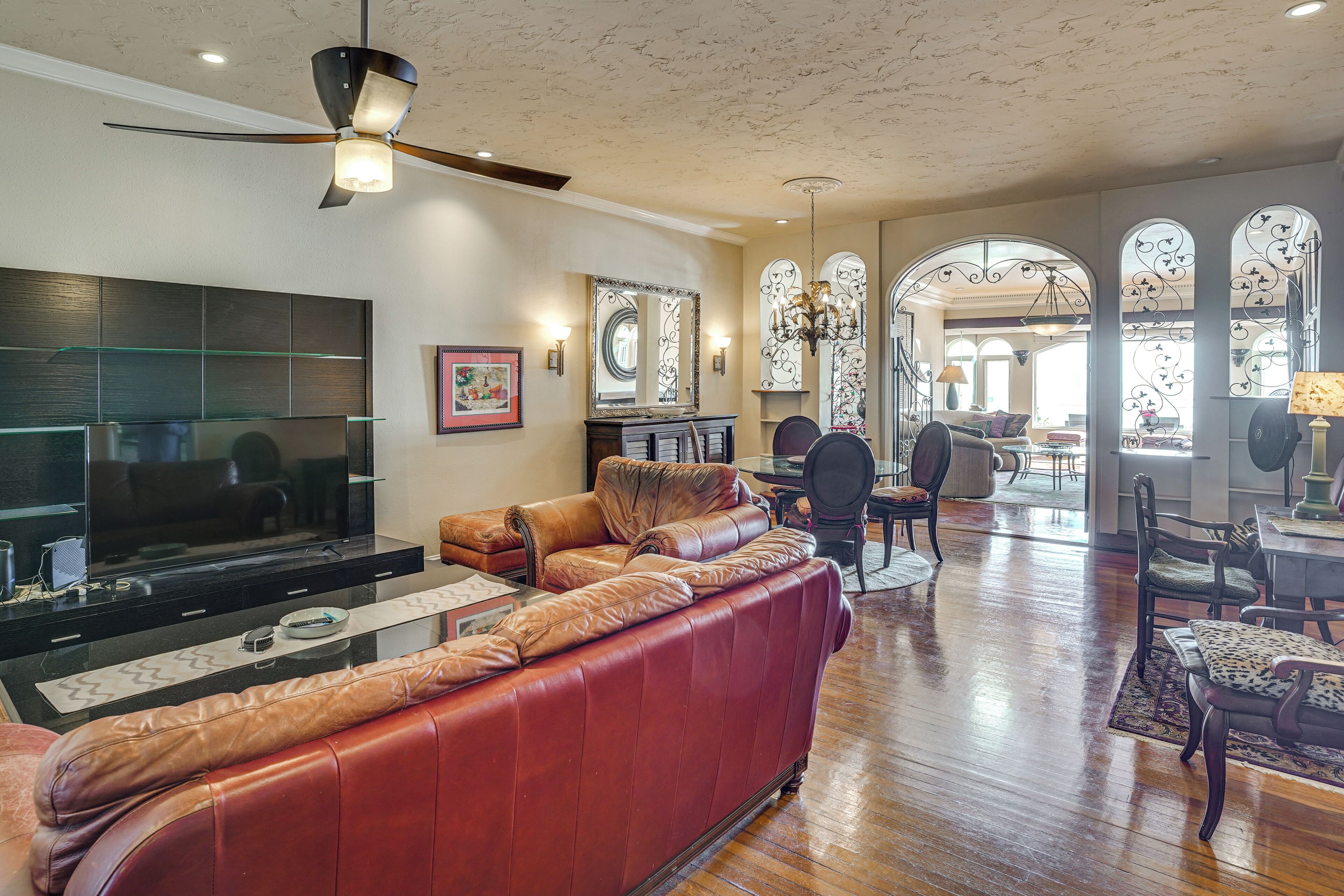 Beachfront Living In Long Beach: 2,500 Sq Ft Condo - Long Beach, CA