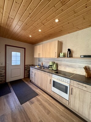 Fridge, microwave, stovetop, coffee/tea maker - Binzer Waldhof - Haus Hasenbau (Binz)