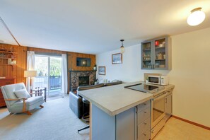 Refrigerador, microondas, placa de cocina, lavavajillas