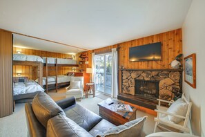 Internet, bed sheets - Walk to Chair Lift: Mtn-View Schweitzer Studio! (Sandpoint)