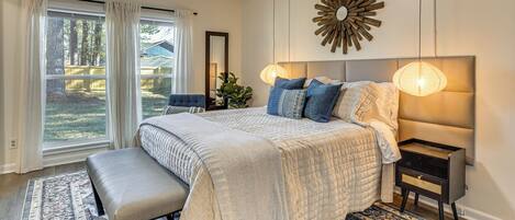 Skrivebord, strykejern/-brett, internettilgang og sengetøy