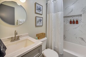 Hair dryer, towels - Quiet & Modern Family Home in Spring Lake (Spring Lake)