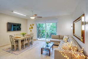 TV - 1 Block to Playa Los Tules, Pool Access! Lush Unit (Puerto Vallarta)