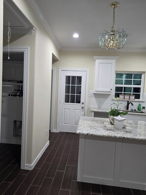 Interior - Perfect 3-bedroom house with AC in Powell (Powell)