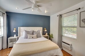 2 bedrooms, desk, iron/ironing board, travel cot - Spacious Courtyard & Spanish Charm: Silverado Home (Silverado)