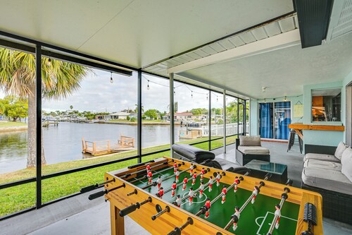 4 Mi to Beach! Waterfront New Port Richey Retreat