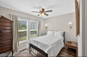 1 bedroom, WiFi, bed sheets - Charming Country Cottage in Aiken (Aiken)