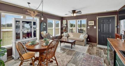 Country Cottage in Aiken, pet friendly!