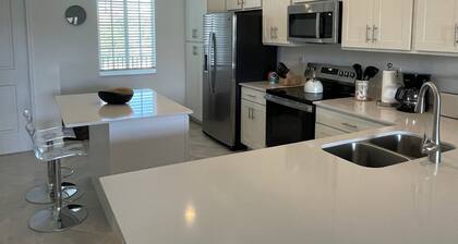 Splendid brand new 2-bedroom condo in Ibis Landing with Golf membership
