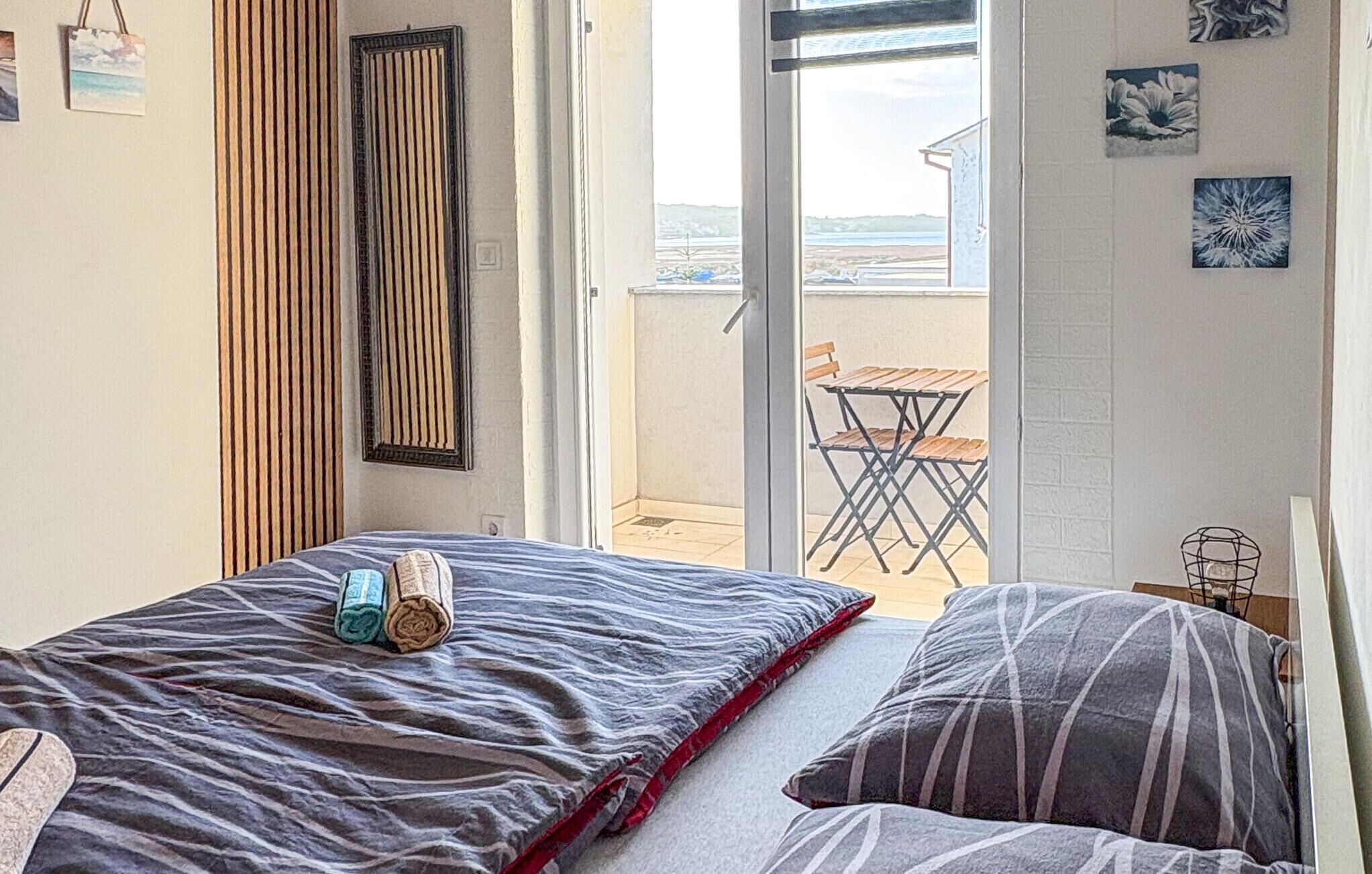 1 غرفة نوم ومكواة/لوح كي وواي فاي مجانًا