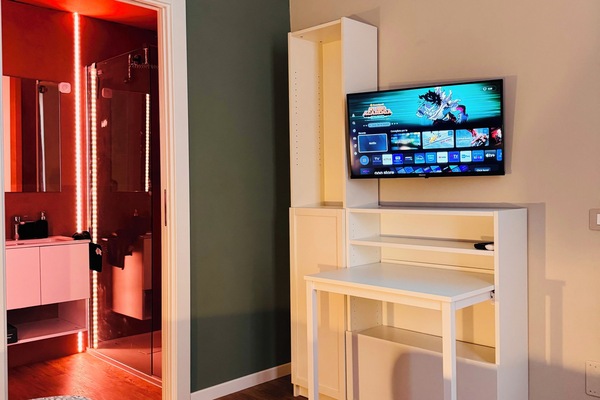 Minibar, laptop workspace, blackout drapes, soundproofing