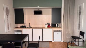 32-Zoll-Smart-TV mit Digitalempfang, Netflix, Streaming-Dienste