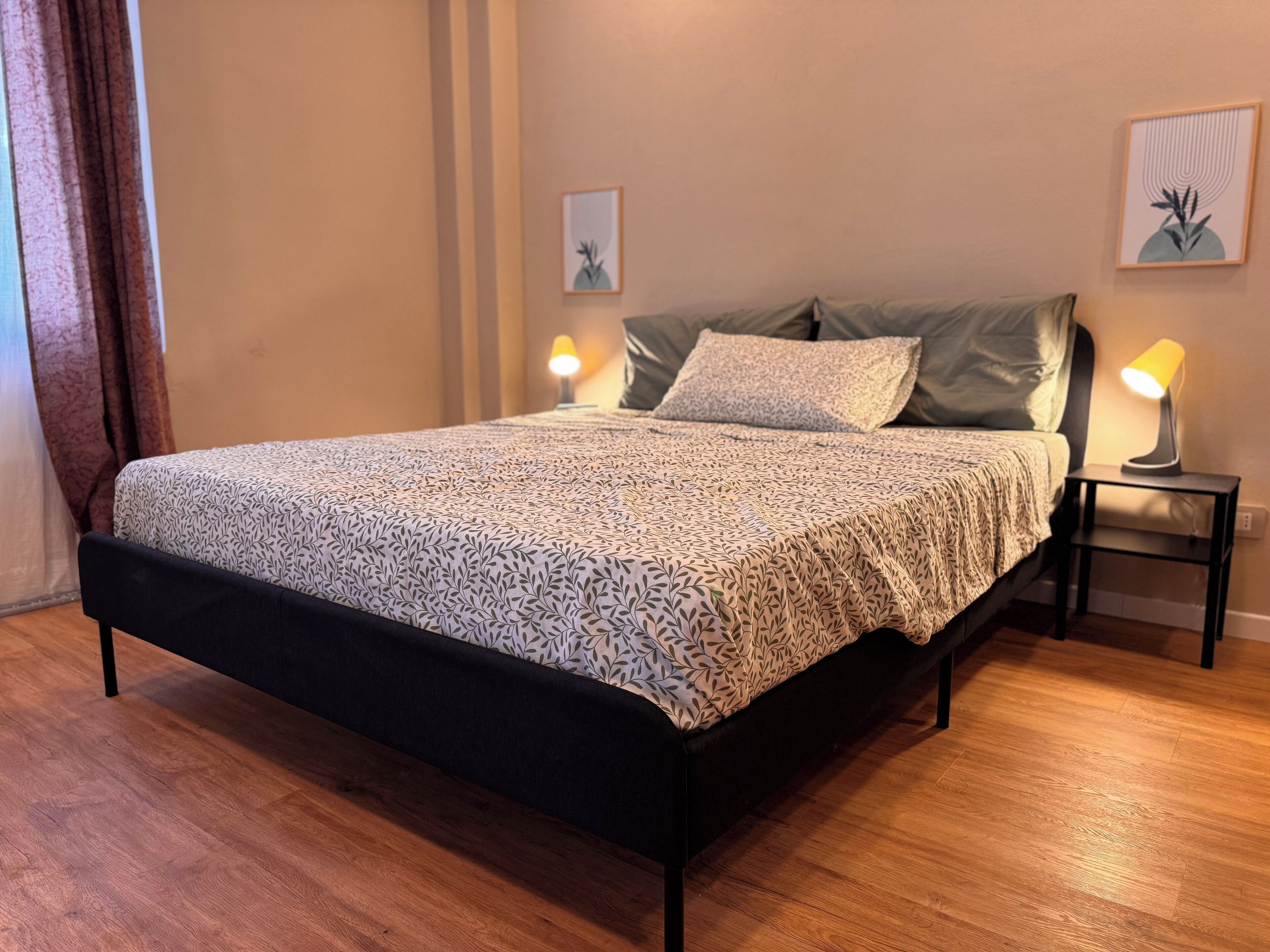 Minibar, Schreibtisch, laptopgeeigneter Arbeitsplatz