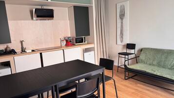 32-Zoll-Smart-TV mit Digitalempfang, Netflix, Streaming-Dienste