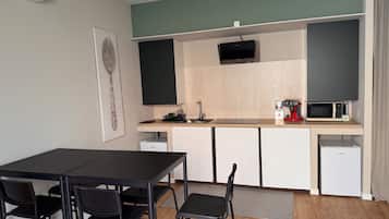 32-inch Smart TV with digital channels, Netflix, streaming services