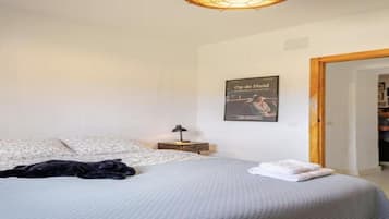 Villa | 5 bedrooms, individually furnished, iron/ironing board