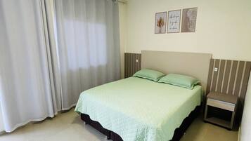 Honeymoon Cabin, Jetted Tub, Pool View | 6 bedrooms, premium bedding, individually decorated