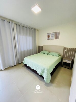 Honeymoon Cabin, Jetted Tub, Pool View | 6 bedrooms, premium bedding, individually decorated - Sitio Moderno do Zizo - Angelina/sc (Angelina)